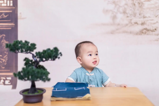 宝鸡满月宝宝放屁臭 宝鸡满月宝宝放屁臭