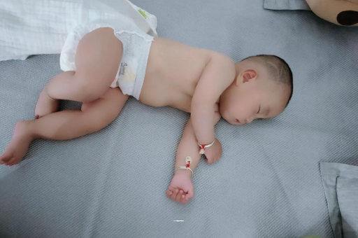 宝鸡3个月宝宝怎么抱